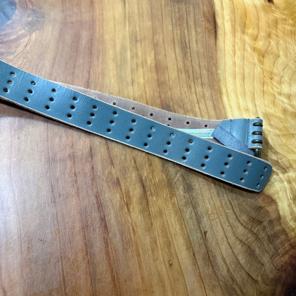 We the Free People Women's Belt Gray 3 hole Y2K Bohemian Leather R3-28 - Picture 5 of 6